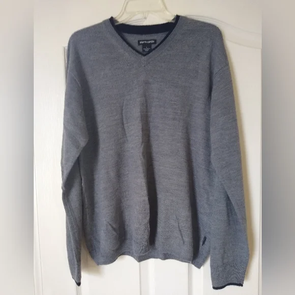 Pierre Cardin sweater - Picture 1 of 3